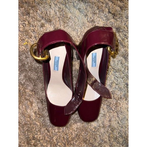 Prada - Picture 5 of 9